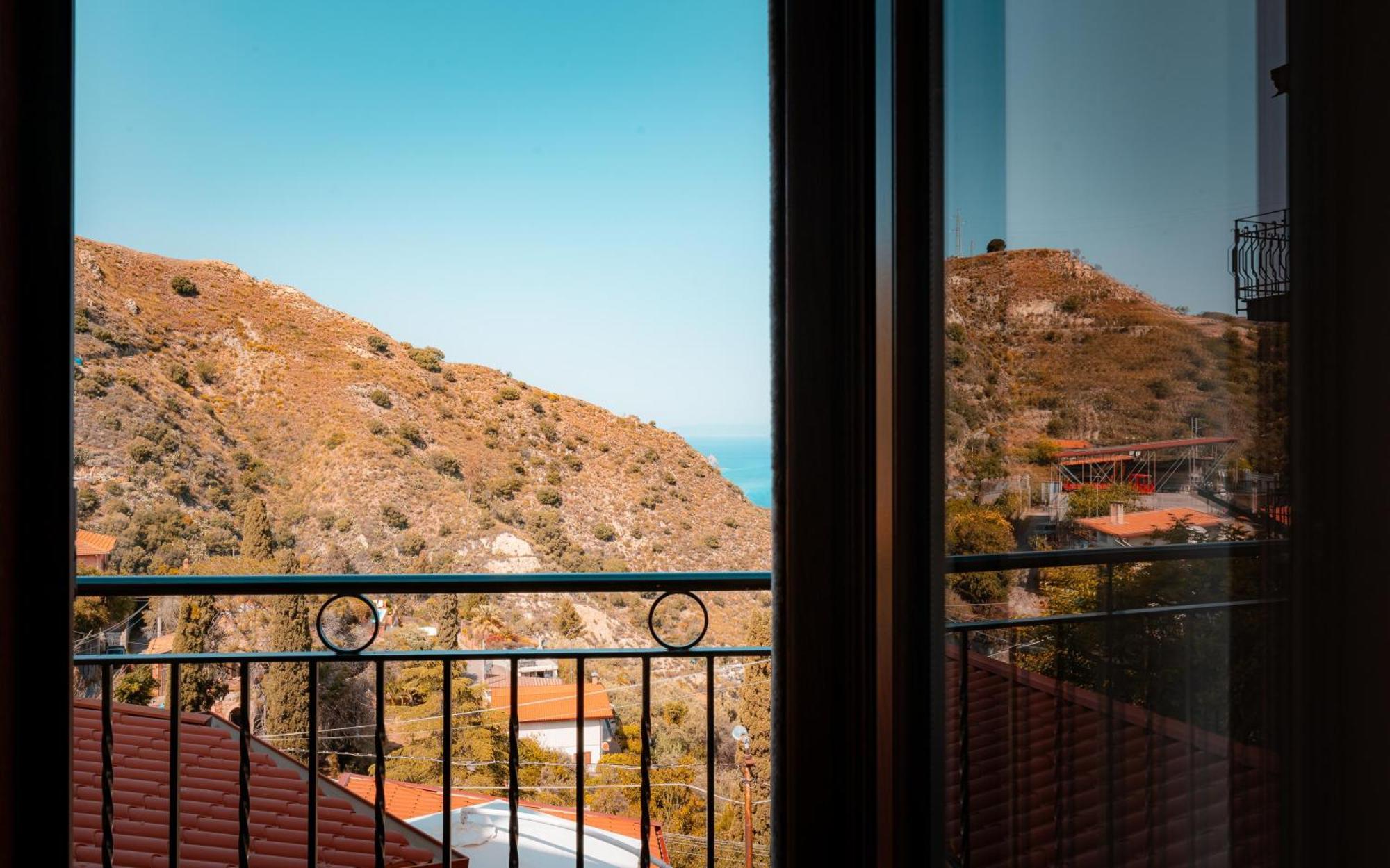 Pascia Madonna Rocca Bed & Breakfast Taormina Exterior photo